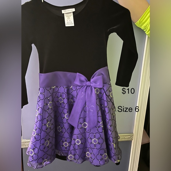 Girls dresses sizes 6,7,8,and12.A variety of colors - Picture 2 of 7